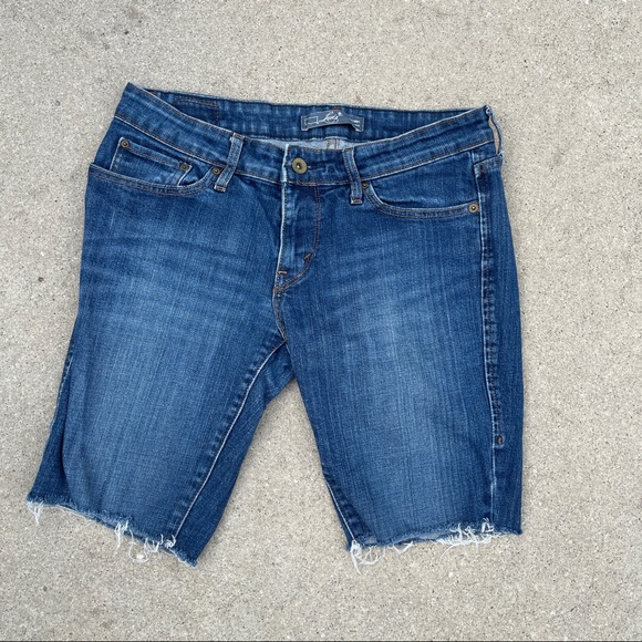 LEVI's denim skinny 531 cut off jean shorts Size Small 6 - Picture 1 of 5